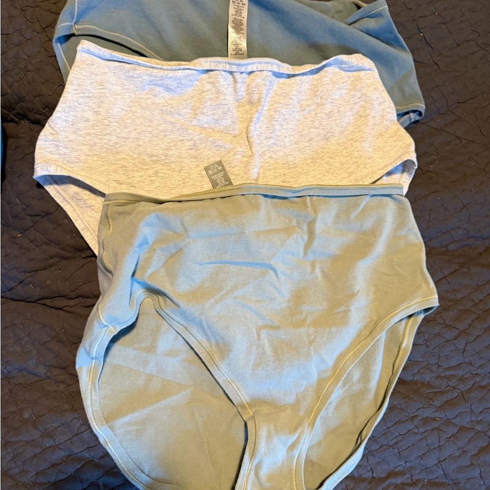 Skims brief bundle of 3